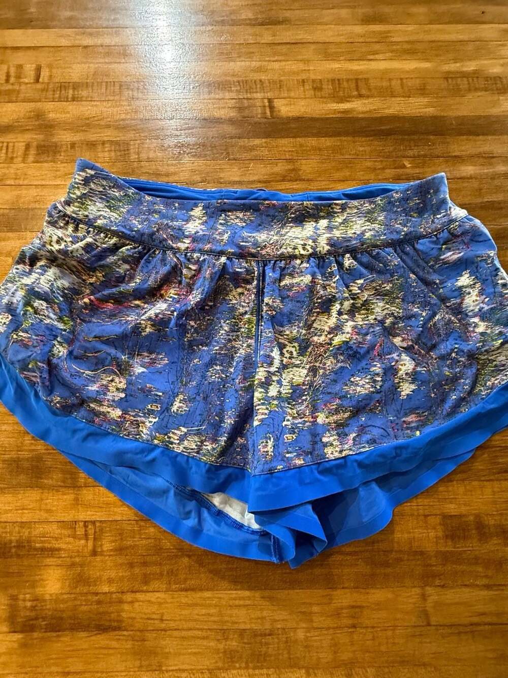 Lululemon Hotty Hot Shorts 2 1/2" SEAWHEEZE Sz 8 (R1)